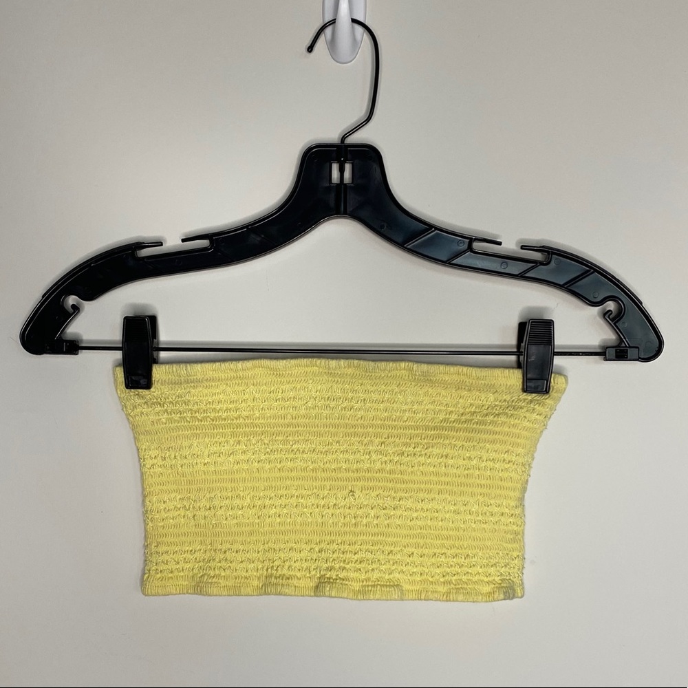 Yellow sleeveless crop top